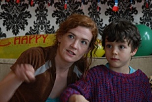 Julika Jenkins as Mother and Fabrizio Borsani as Vitus