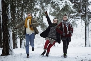 Liv Lemoyne as Hedvig, Mira Barkhammar as Bobo, and Mira Grosin as Klara