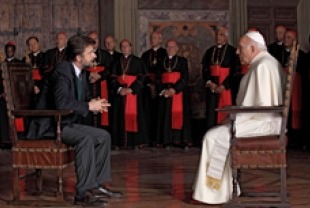 Nanni Moretti as the psychoanalyst and Michel Piccoli as the pope