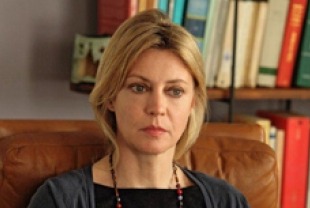 Margherita Buy as the other psychoanalyst