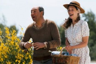 Kad Merad as Felipe and Astrid Berges-Frisbey as Patricia