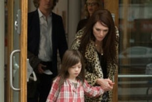 Steve Coogan as Beale, Onata Aprile as Maisie and Julianne Moore as Susanna