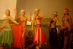 Oxana Chihane as Katia, Yulia Maroun as Tatiana, Anneta Bousaleh as Svetlana, Oksana Beloglazova as Olga and Olga Yerofyeyeva as Anna