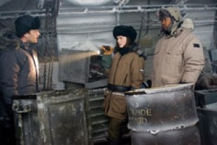 Gabriel Macht as Robert, Kate Beckinsale as Carrie, and Columbus Short as Delfy