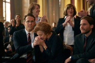 Ryan Reynolds as Randol and Helen Mirren as Maria