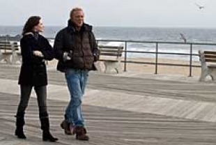 Evan Rachel Wood as Stephanie and Mickey Rourke as Randy 