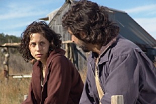 Ines Efron as Alex and Ricardo Darin as Kraken